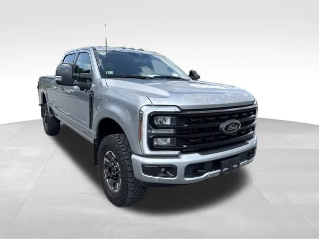 Used 2024 Silver Ford Lariat image 3