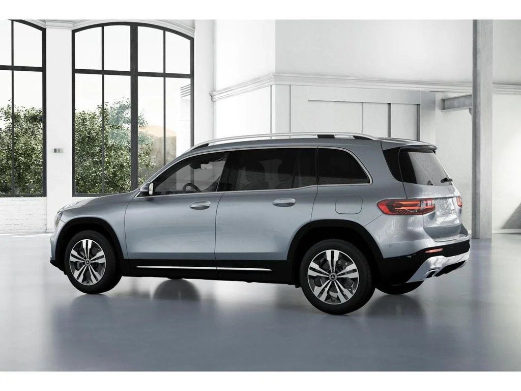 Used 2026 Silver Mercedes-Benz GLB 250 image 31