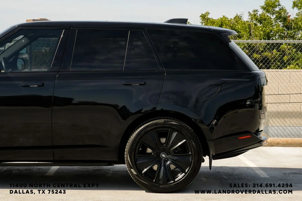 Used 2023 Black Land Rover SE image 11