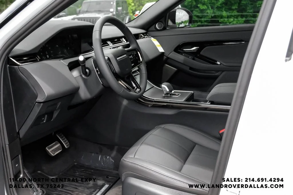 New 2026 Ostuni Pearl Wht Prem Met Land Rover Hoxton Edition image 2