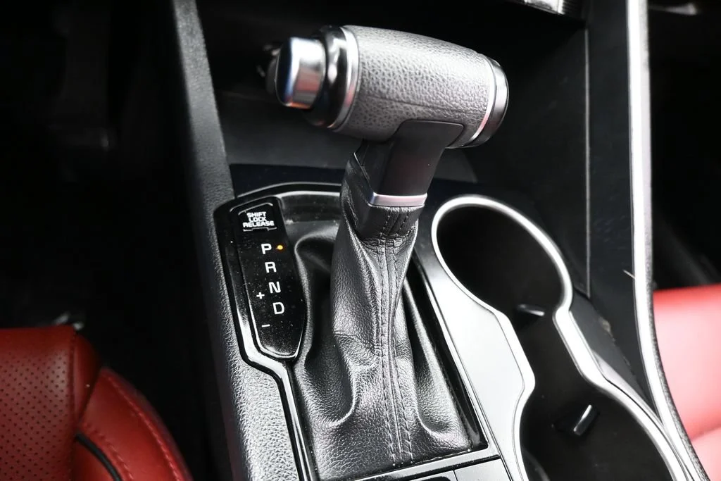 Used 2023 Wolf Gray Kia GT-Line image 27