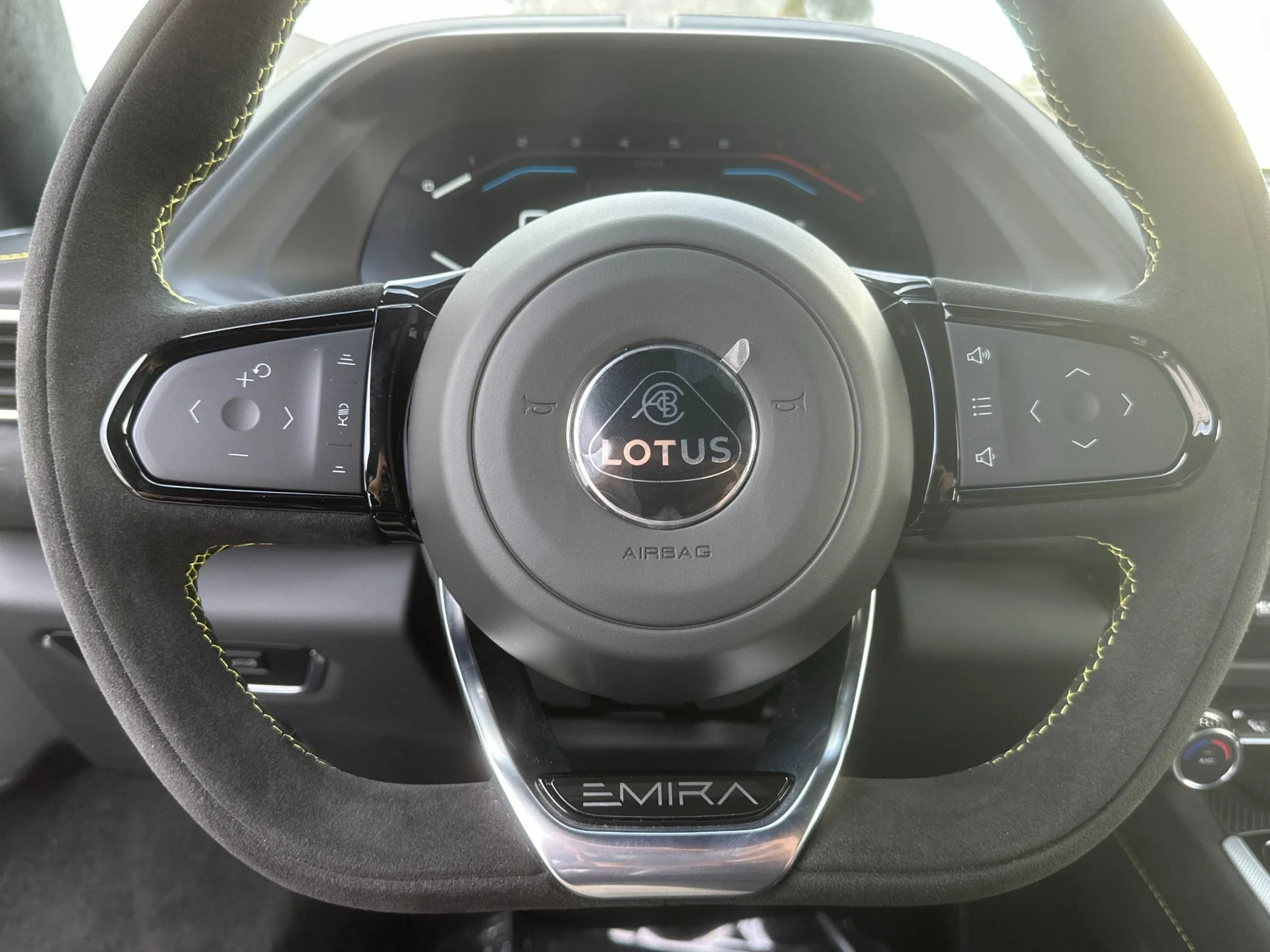 Used 2026 White Lotus V6 SE image 22