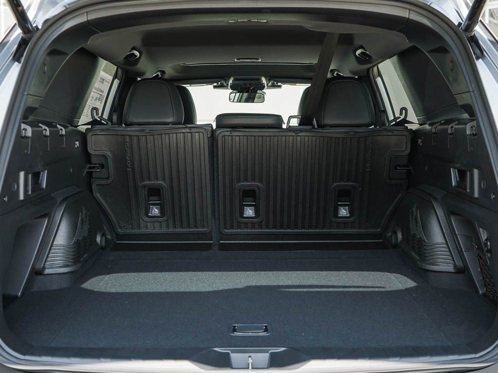 New 2026 MAGNETITE GRAY METALLIC Subaru Premium image 8