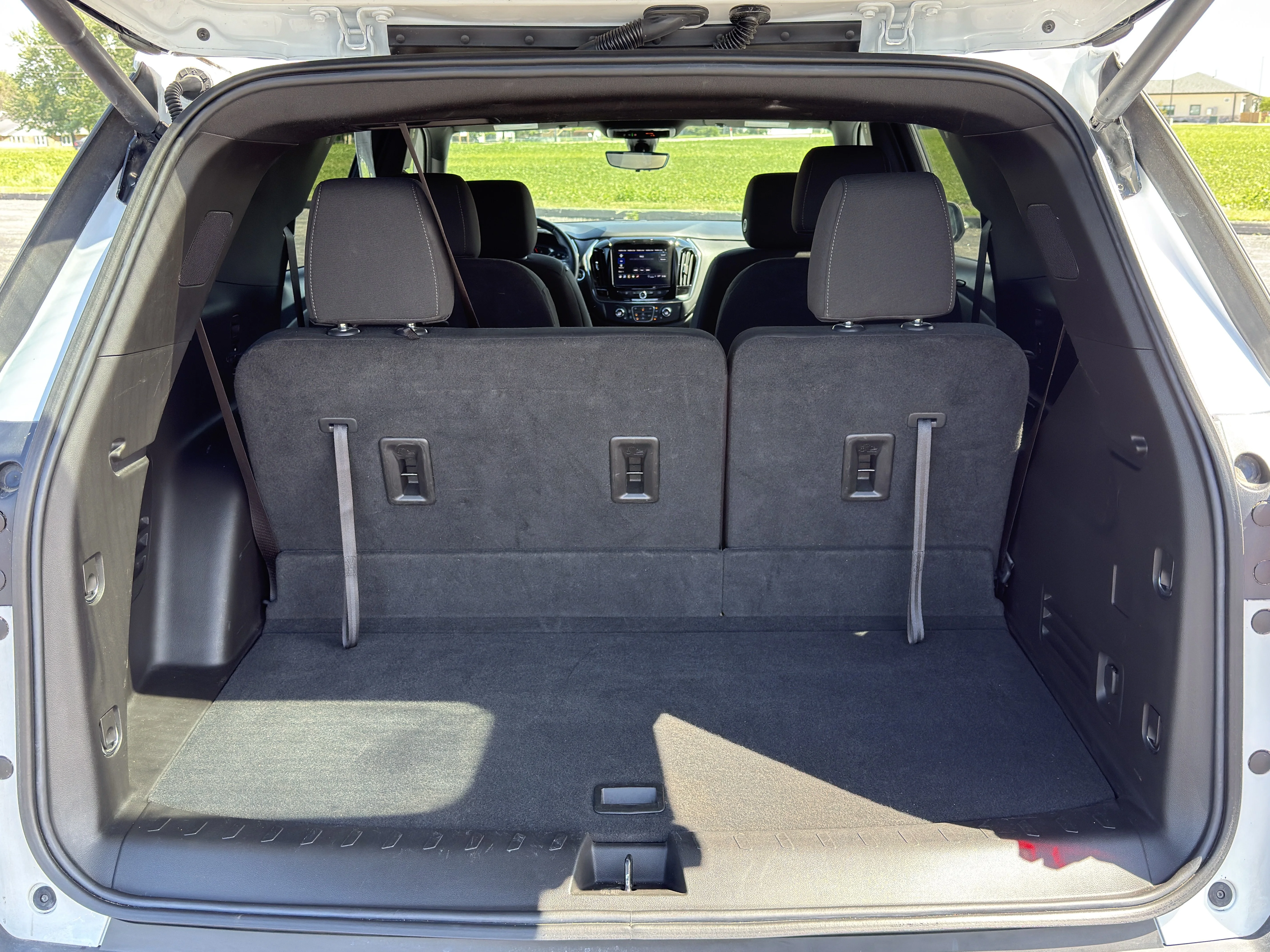Used 2023 Summit White Chevrolet LT Cloth image 9