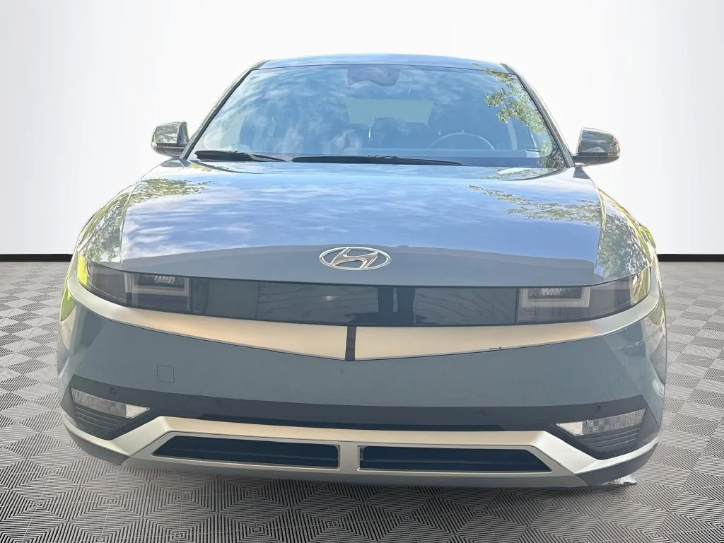 Used 2024 Blue Hyundai SEL image 2