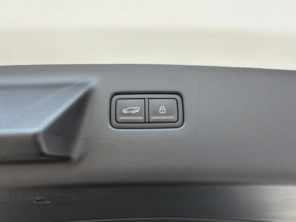 New 2027 Silver Hyundai SEL image 24