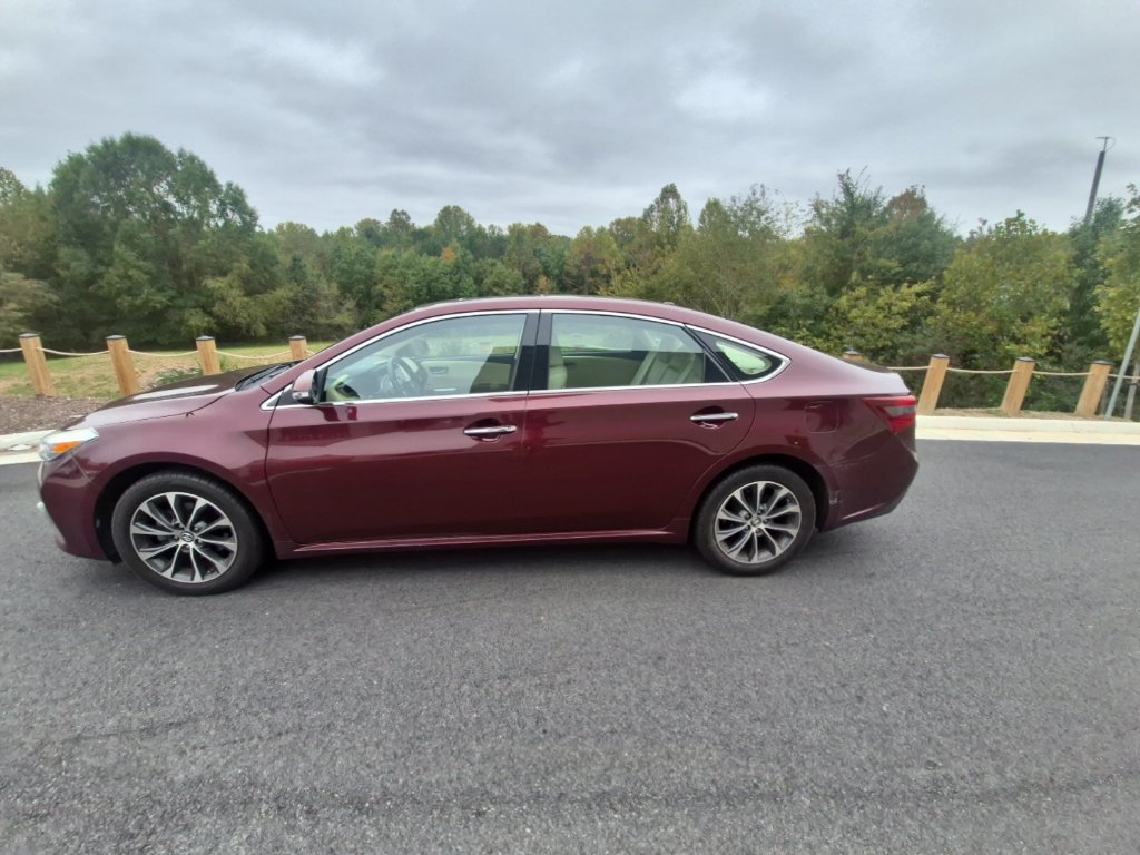 Used 2016 Mica Toyota XLE Plus image 10