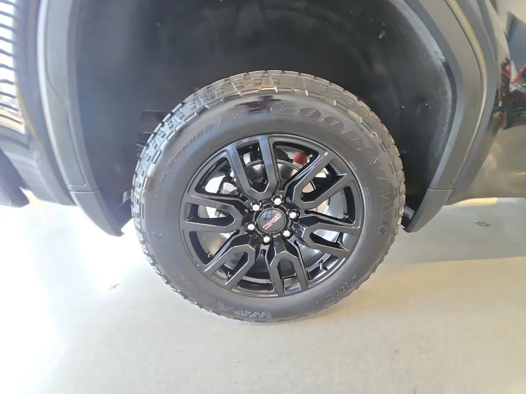 Certified Used 2025 Titanium Rush Metallic GMC Elevation image 28