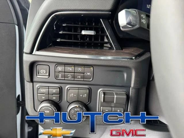 New 2026 Polar White Tricoat Chevrolet Premier image 23