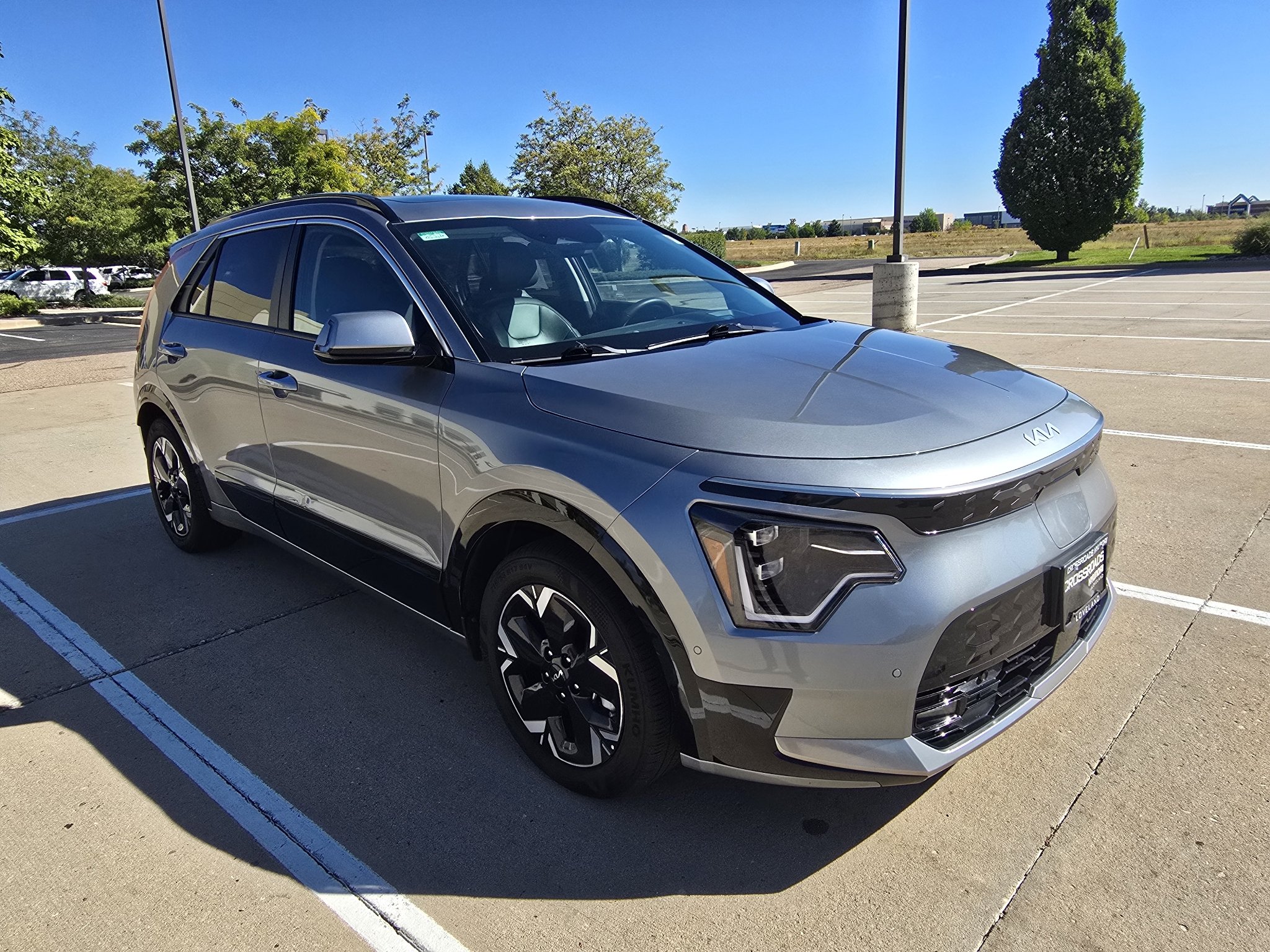Used 2023 Steel Gray Kia Wave image 7