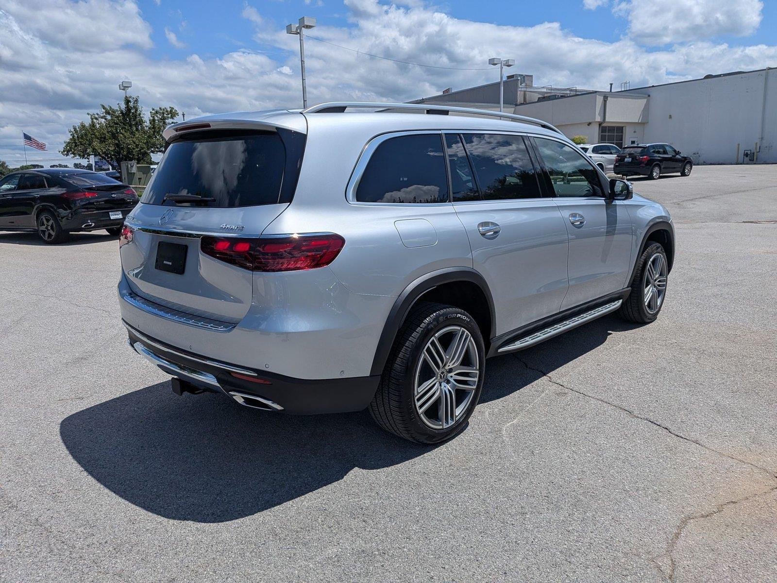 Used 2025 Cirrus Silver Metallic Mercedes-Benz GLS 450 image 5