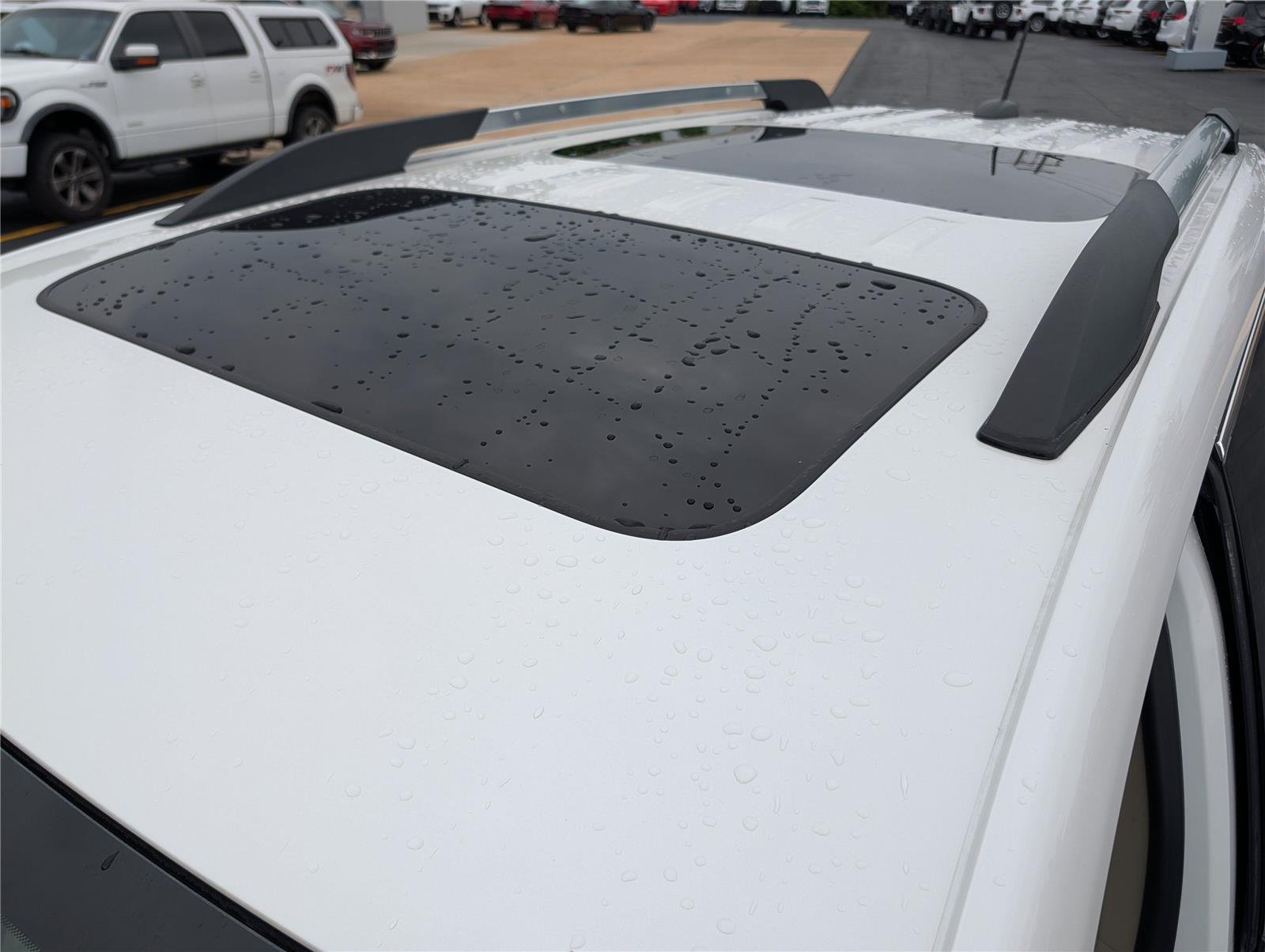 Used 2018 White Frost Tricoat GMC Denali image 41