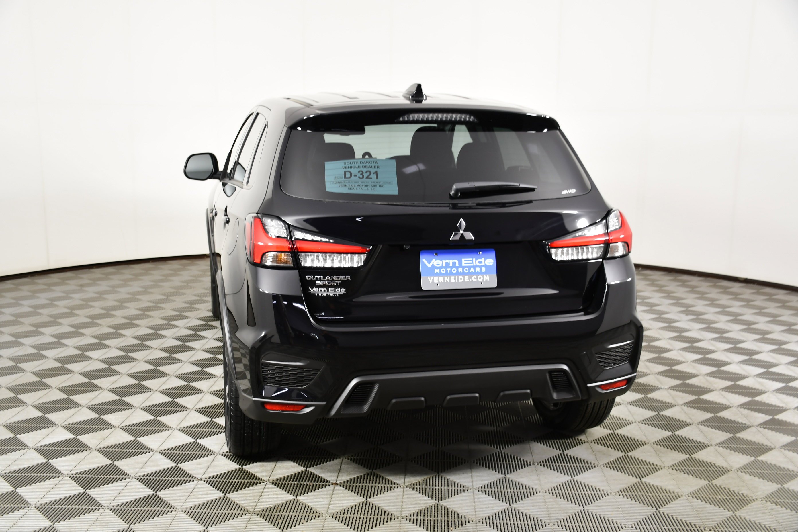 New 2026 Labrador Black Pearl Mitsubishi ES image 7