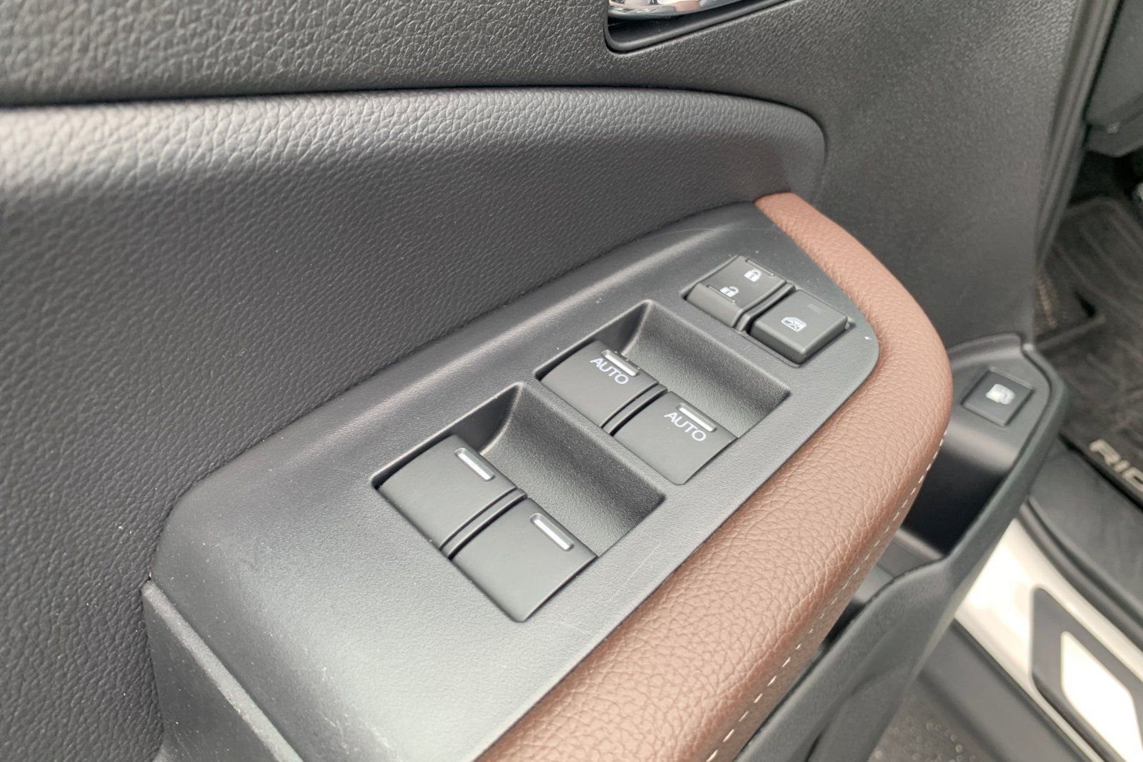 Certified Used 2025 White Honda RTL image 14