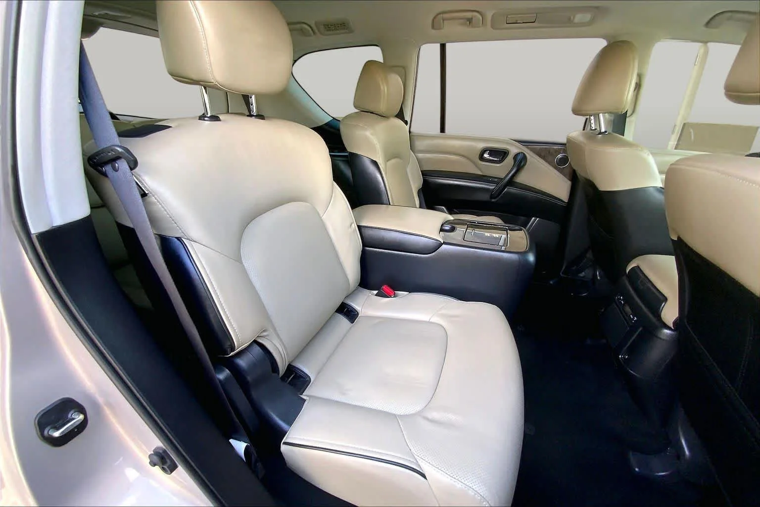Used 2023 Champagne Quartz INFINITI PREMIUM SELECT image 20