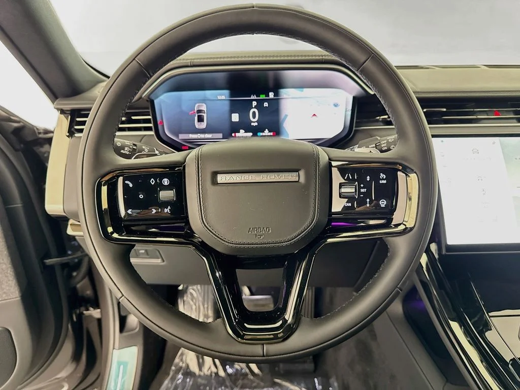 New 2026 Charente Grey Land Rover Dynamic SE image 11