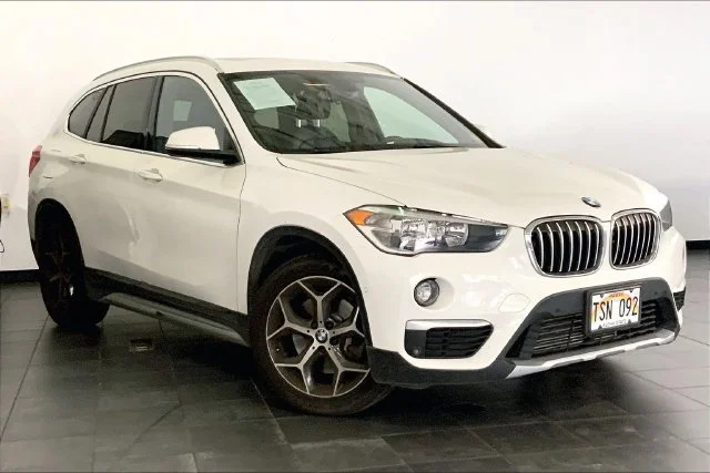 Used 2018 White BMW sDrive28i image 2