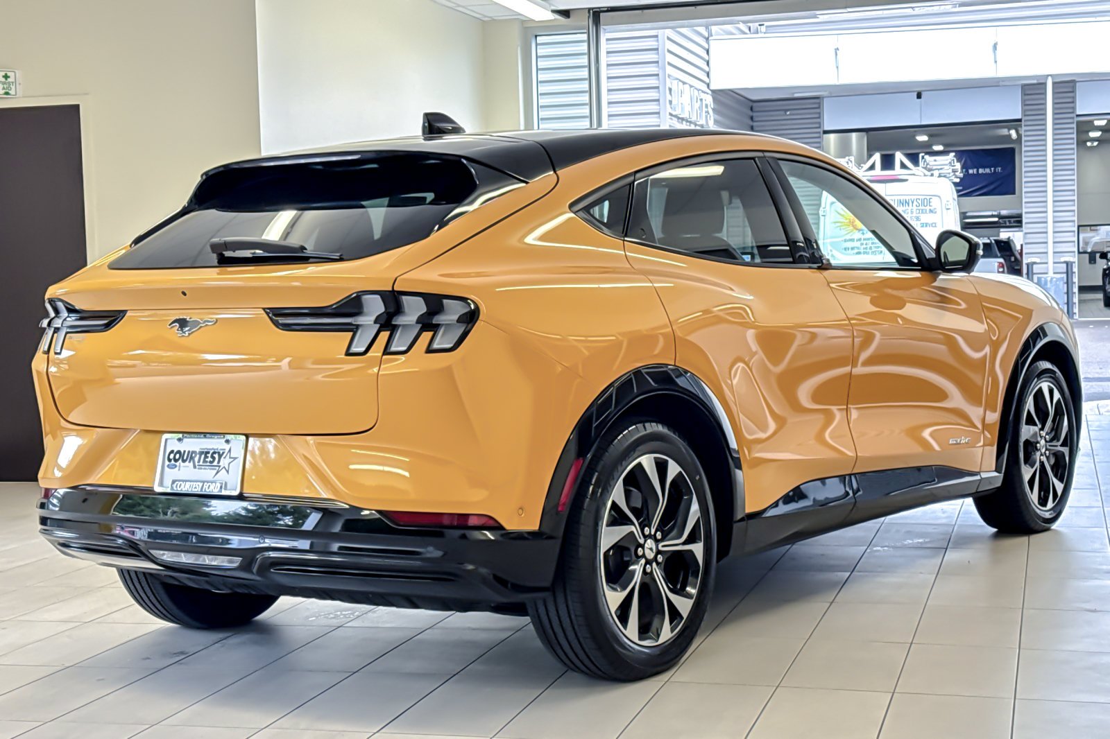 Certified Used 2023 Cyber Orange Metallic Tricoat Ford Premium image 4