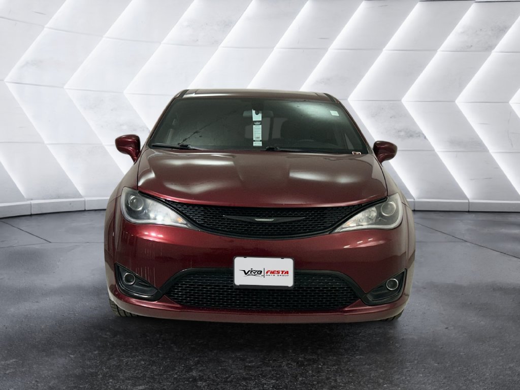 Used 2018 Red Chrysler Touring Plus image 2