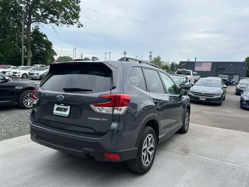 Used 2022 Gray Subaru Premium Sport Utility 4D image 11