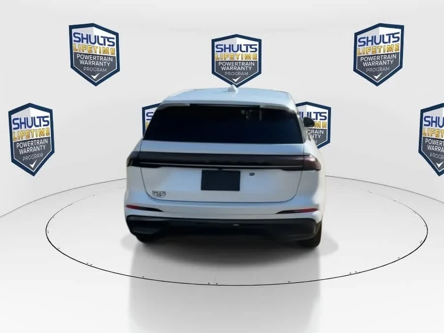 Used 2025 White Platinum Metallic Tri-Coat Lincoln Premiere image 8