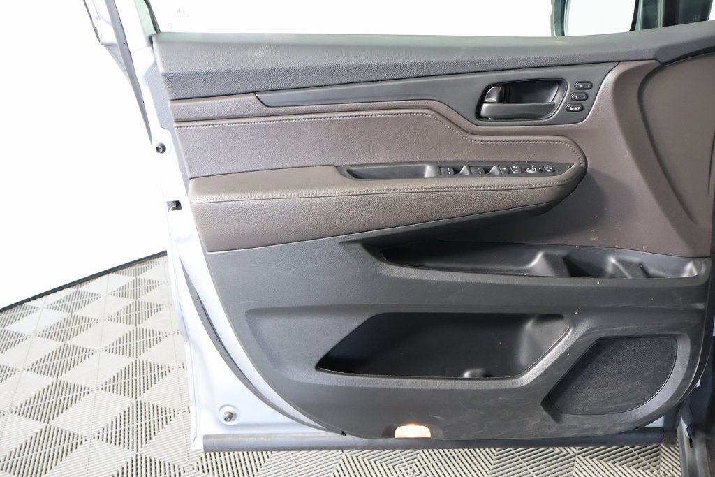 2024 Honda Odyssey EX-L - Photo 13