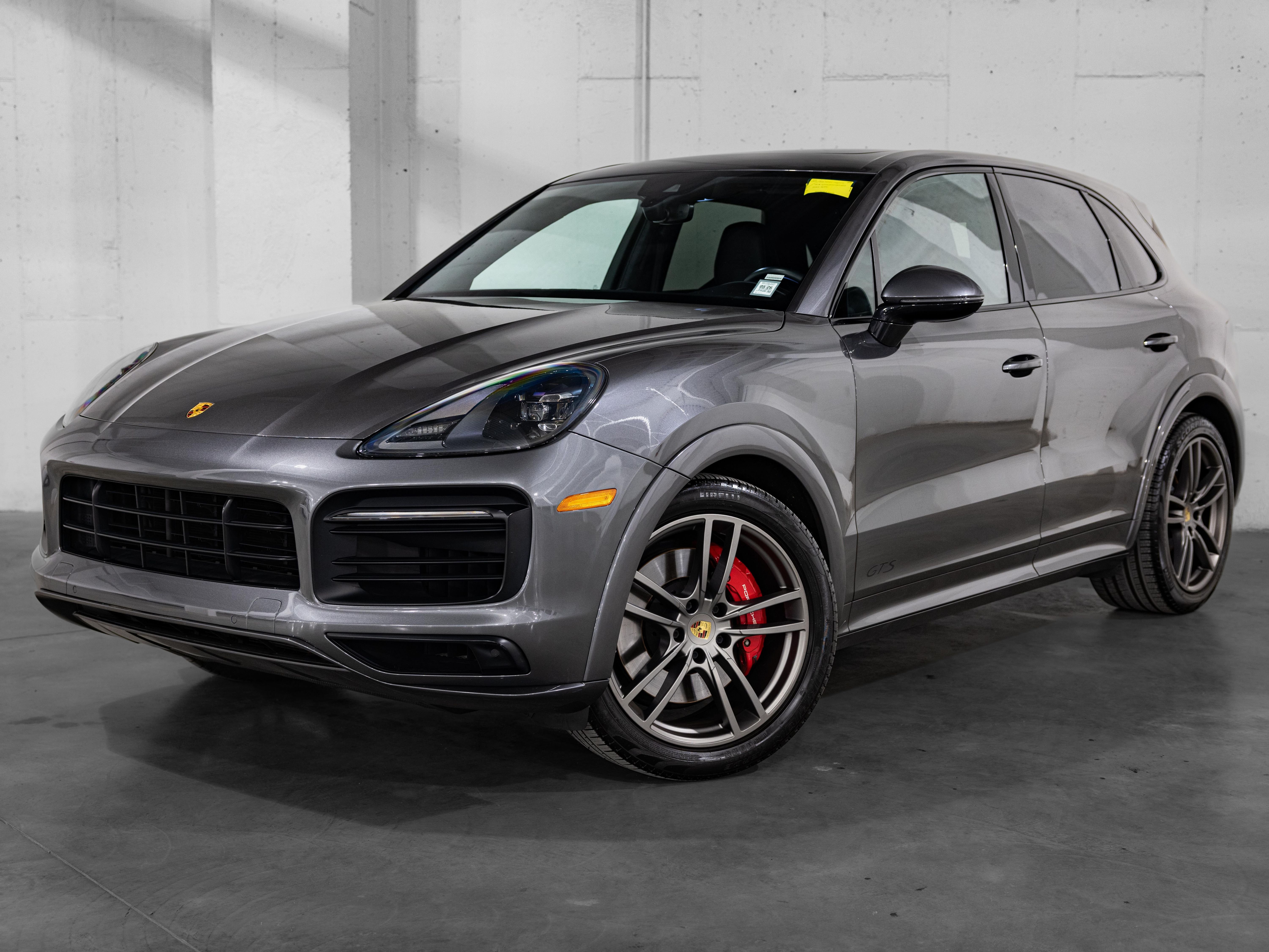 2021 Porsche Cayenne GTS's photo