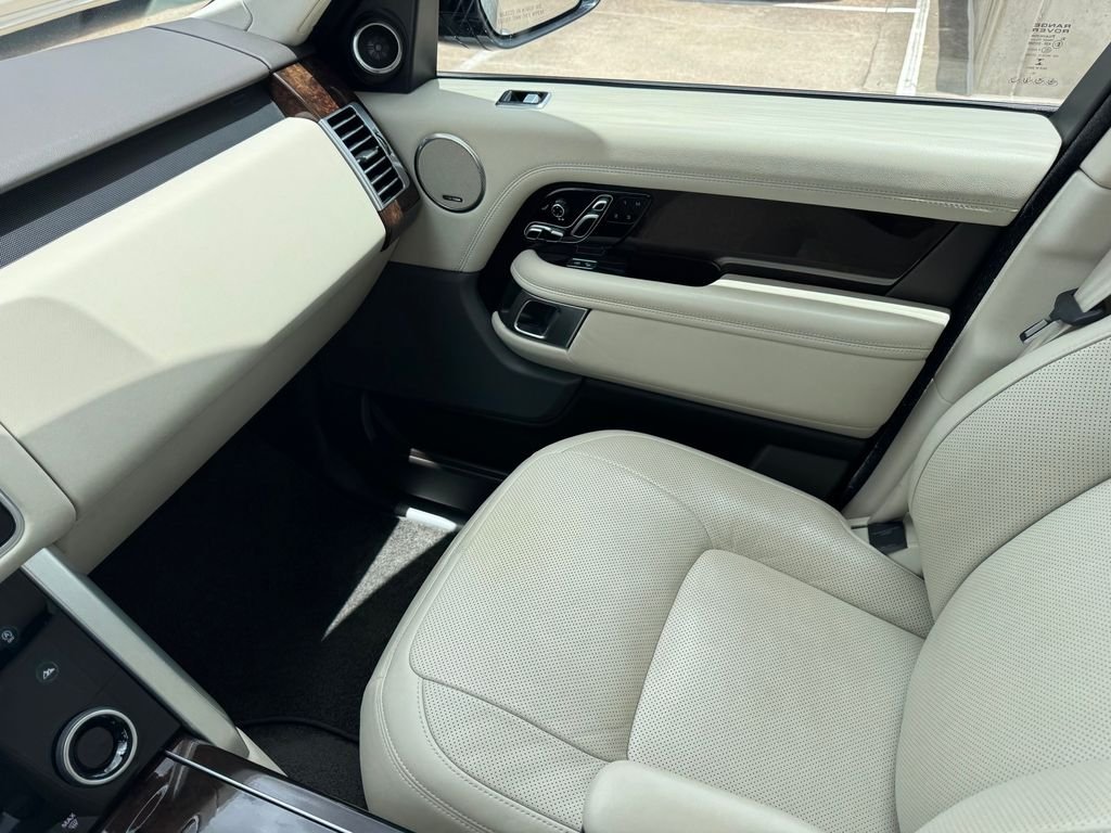 Used 2020 Black Land Rover HSE image 29