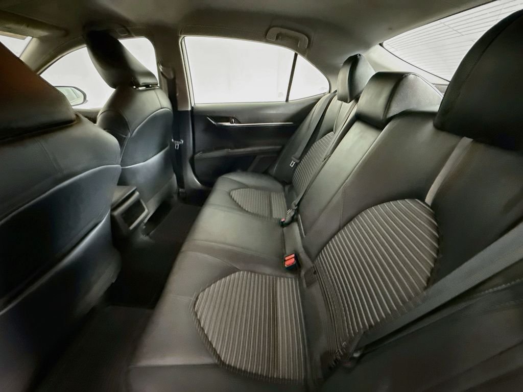 Used 2019 White Toyota  image 21