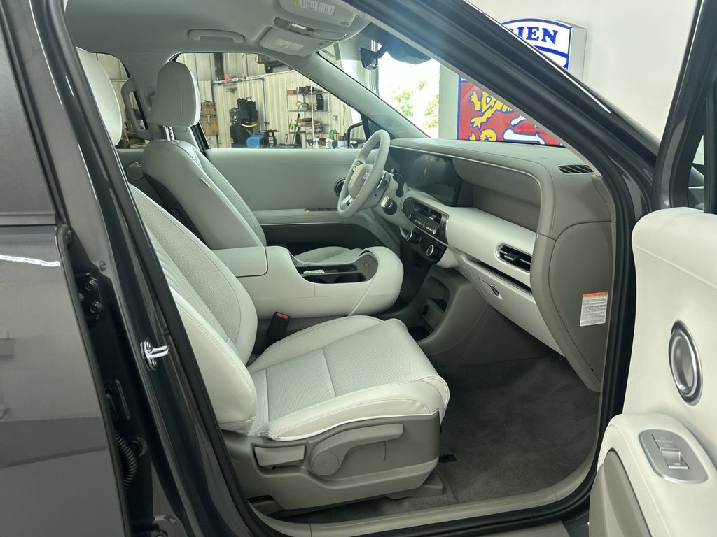 New 2026 Gray Pearl Hyundai SEL 8P image 18