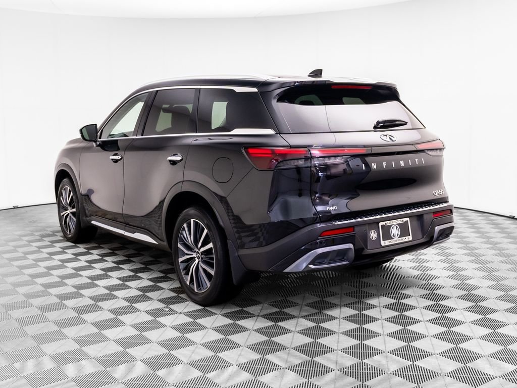 Used 2023 Mineral INFINITI Sensory image 4