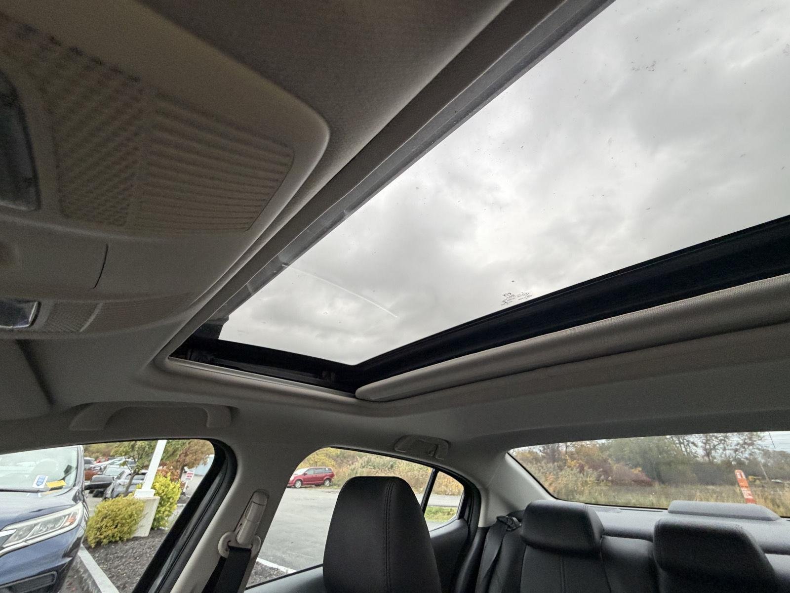 Used 2018 Machine Gray Metallic Mazda Grand Touring image 21