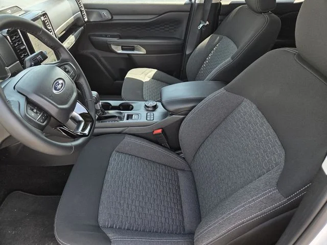 New 2025 Oxford White Ford XLT image 23