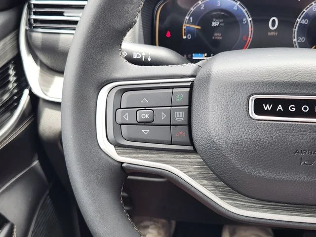 Used 2023 White Jeep Series II image 27