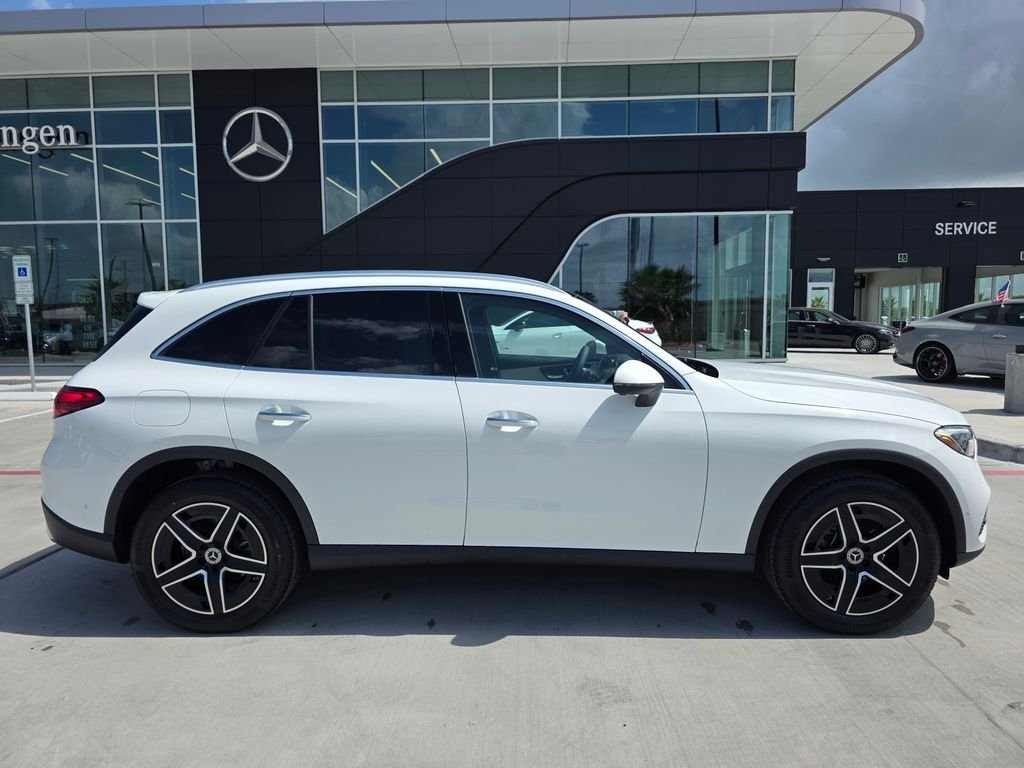 New 2026 Polar White Mercedes-Benz GLC 300 image 8