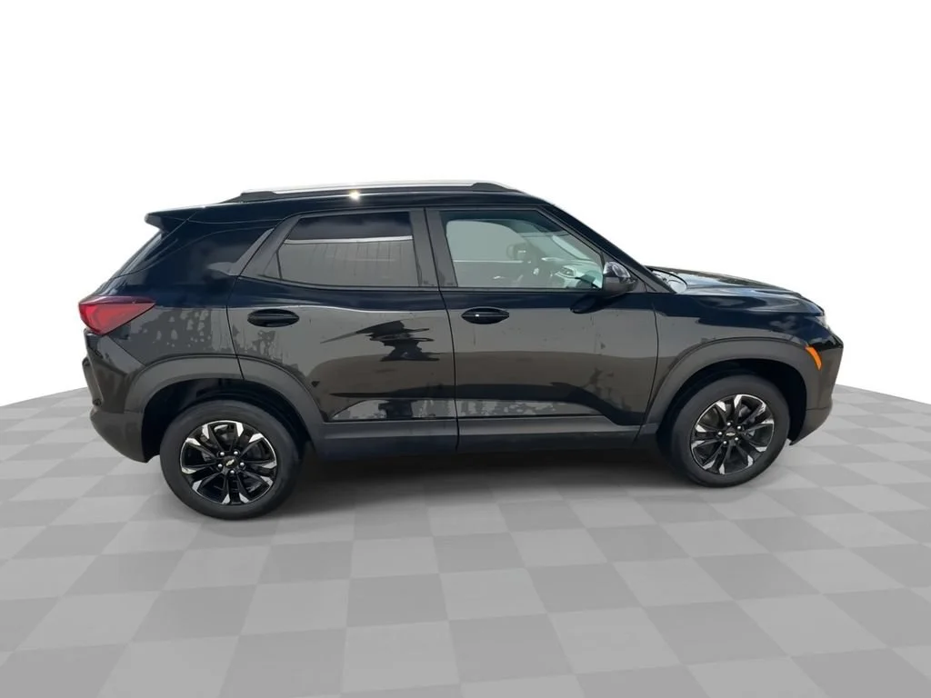 Used 2023 Mosaic Black Metallic Chevrolet LT image 9