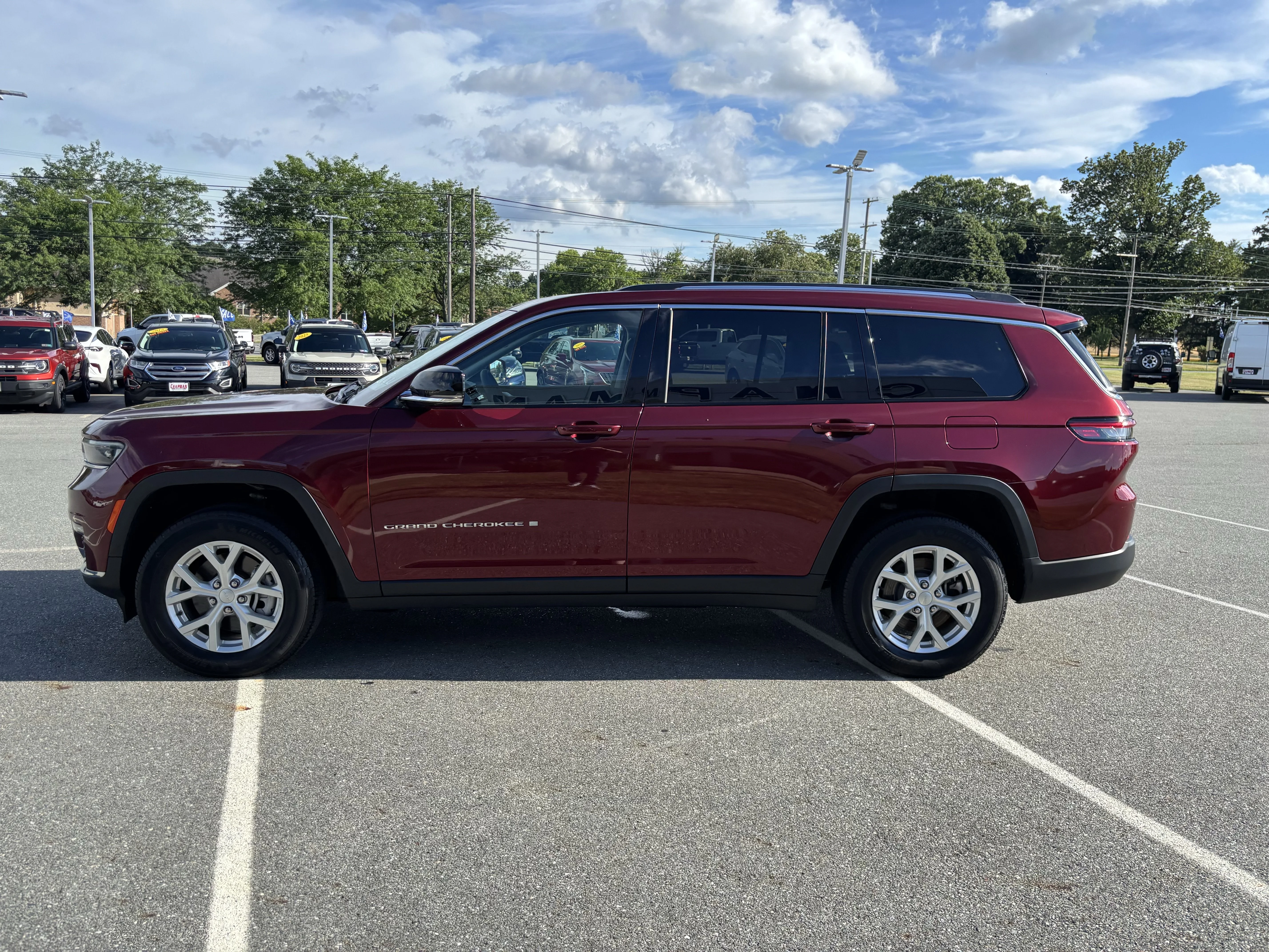 Used 2024 Velvet Red Pearlcoat Jeep Limited image 3