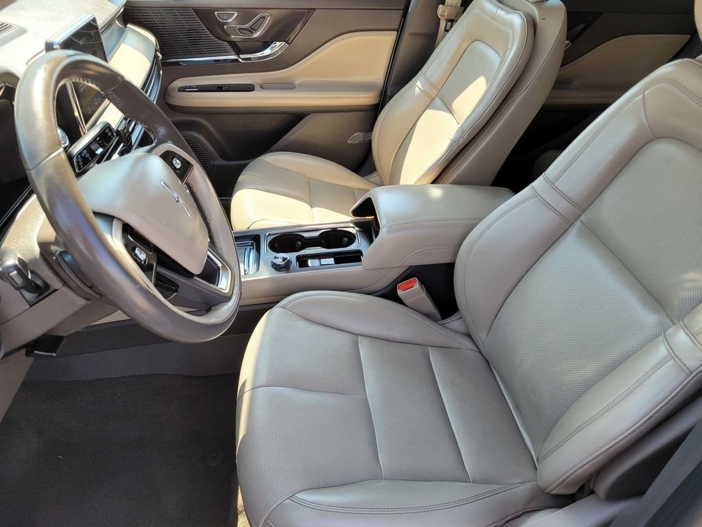 Used 2020 White Lincoln Standard image 16
