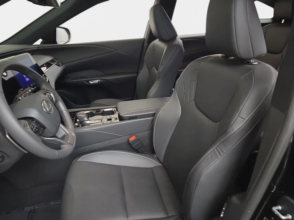 Used 2024 Black Lexus 350 image 18