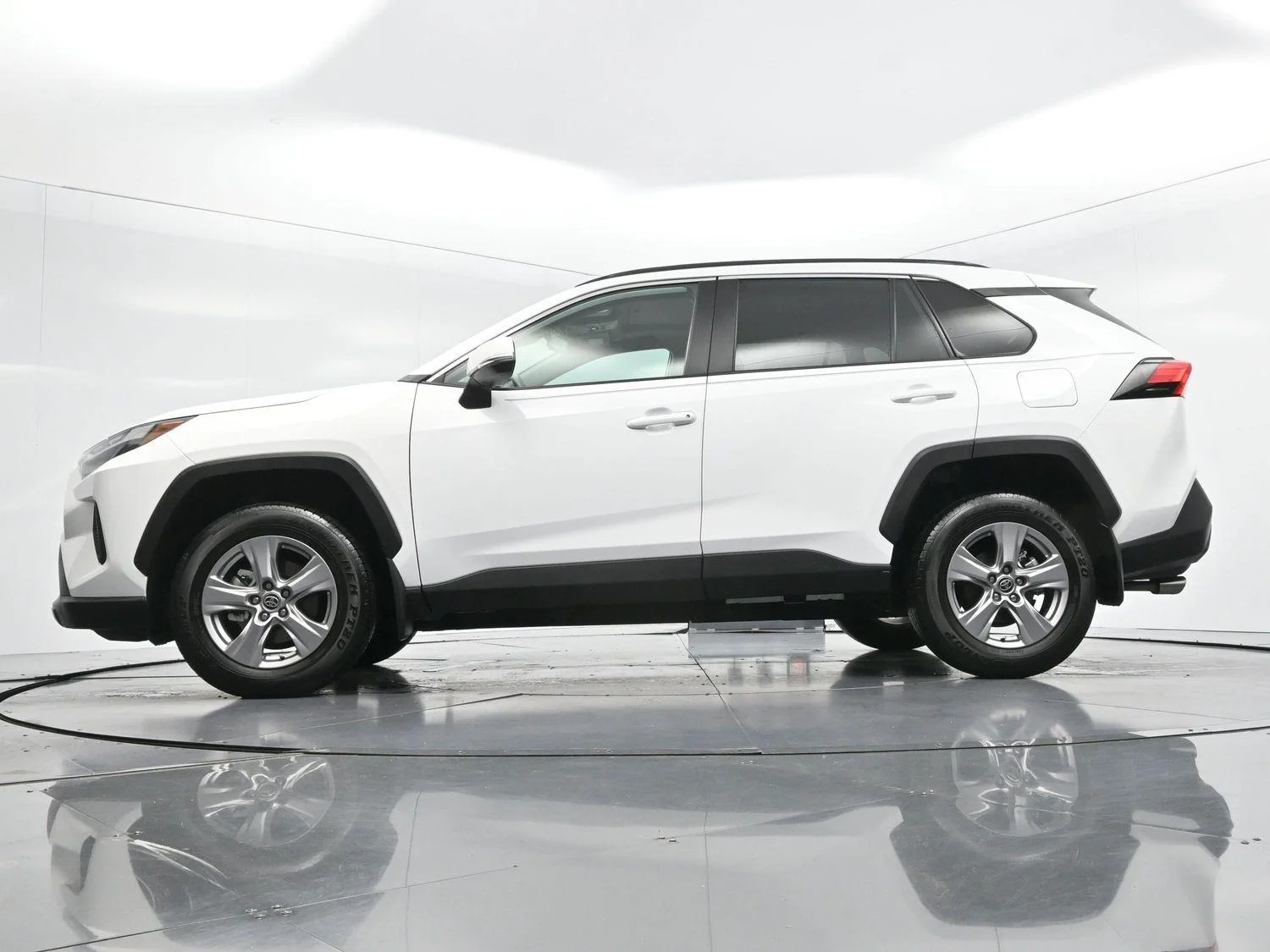Used 2025 White Toyota XLE image 46