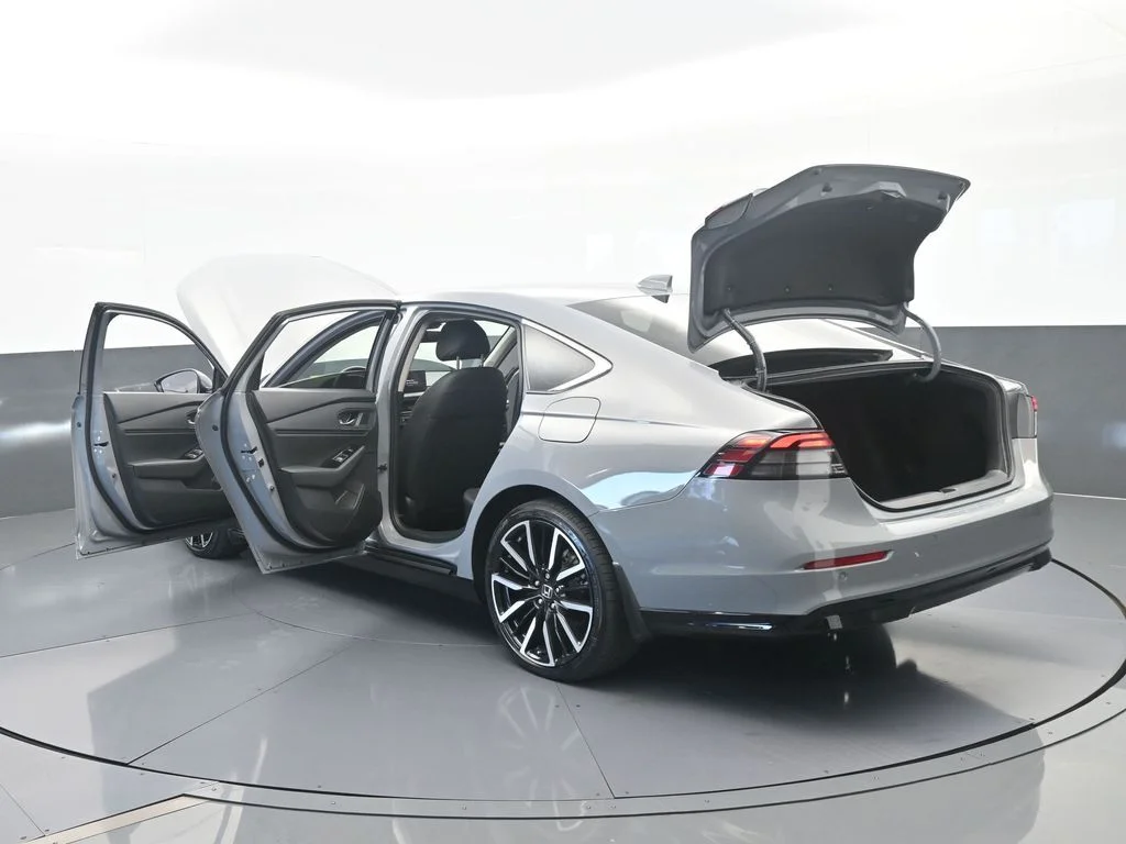 Used 2024 Solar Silver Metallic Honda Touring image 72