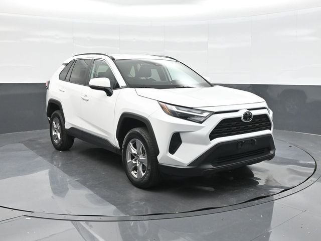Used 2025 White Toyota XLE image 22