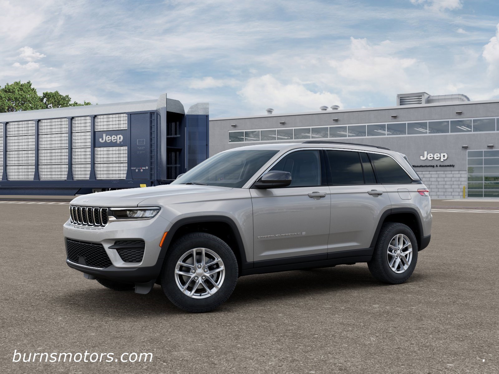 New 2026 Silver Zynith Exterior Paint Jeep Laredo X image 2