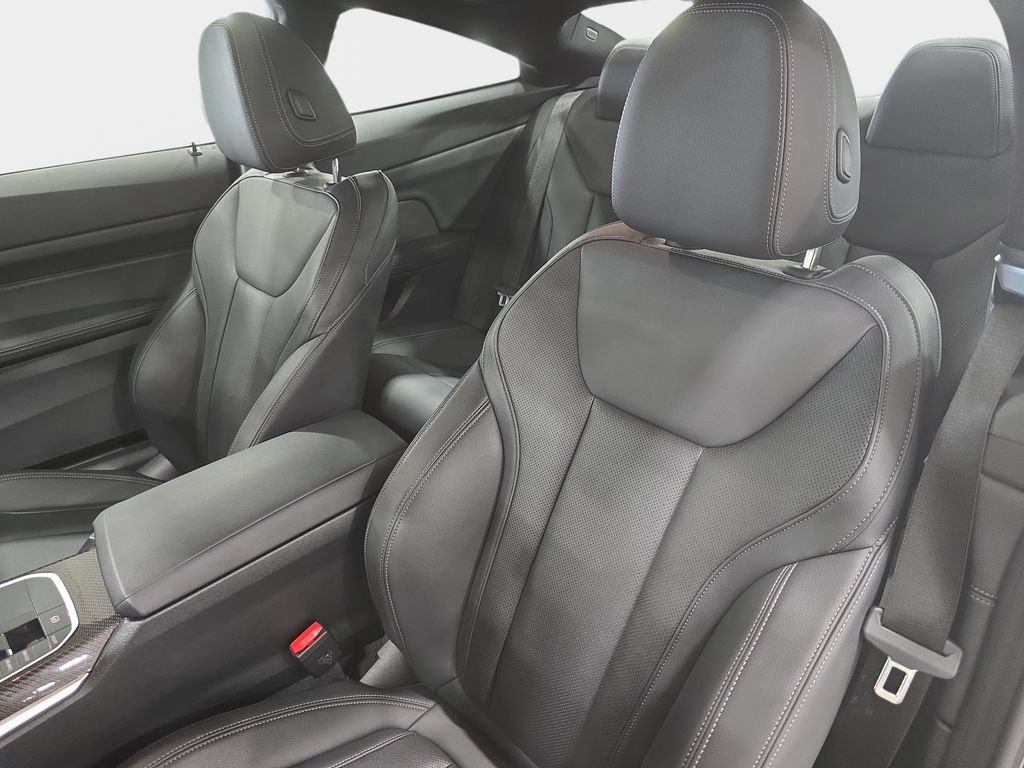 Used 2025 Black Sapphire Metallic BMW M440i image 21