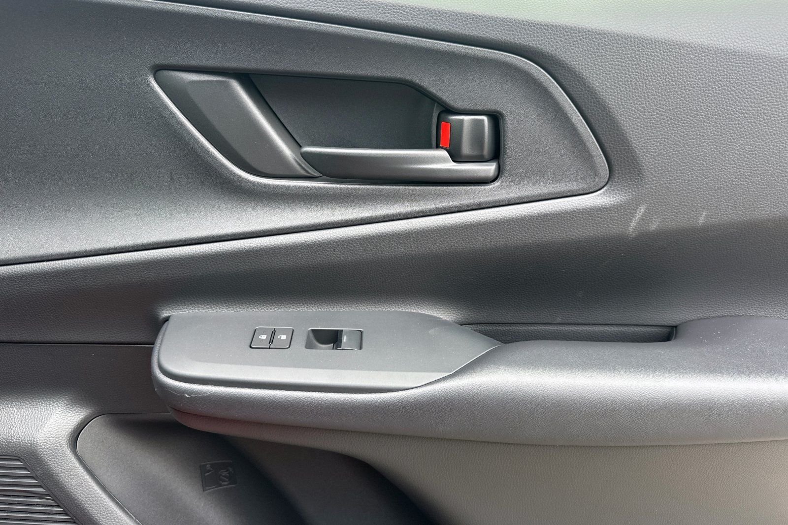 2026 Toyota Prius Plug-in Hybrid SE - Photo 29