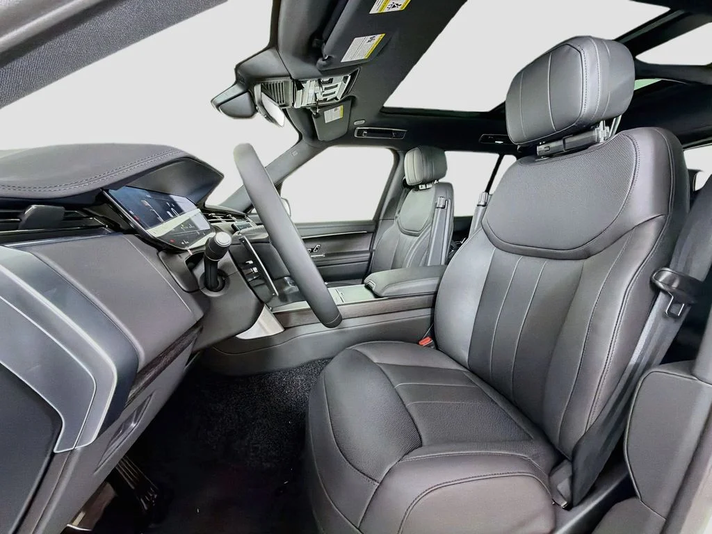 New 2026 Fuji White Land Rover SE image 22