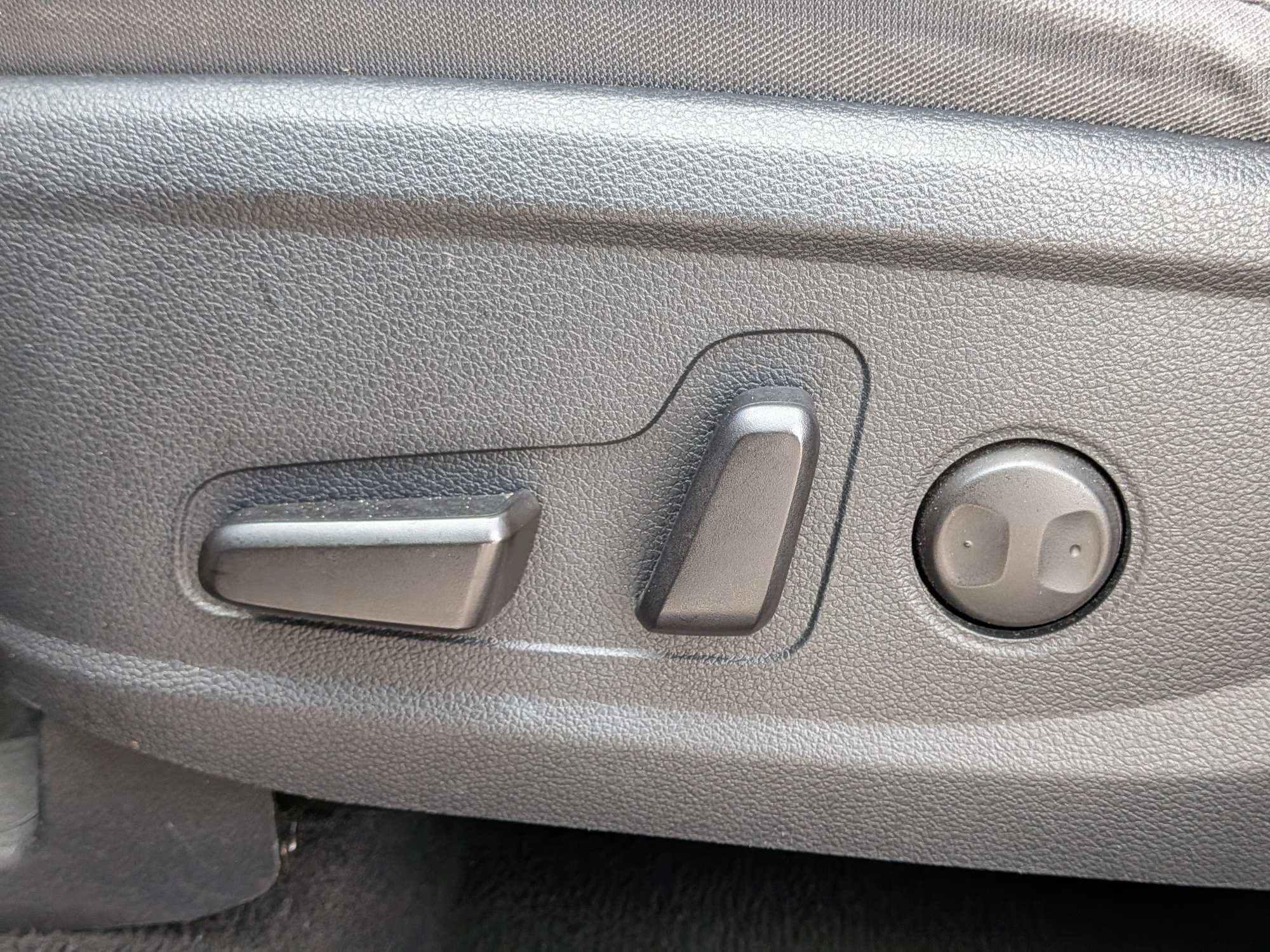 Used 2019 Earthy Bronze Hyundai SEL Plus image 25