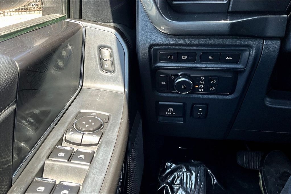 Used 2022 White Ford Lariat image 15