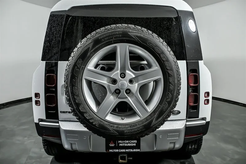 Used 2020 Fuji White Land Rover 110 HSE image 8