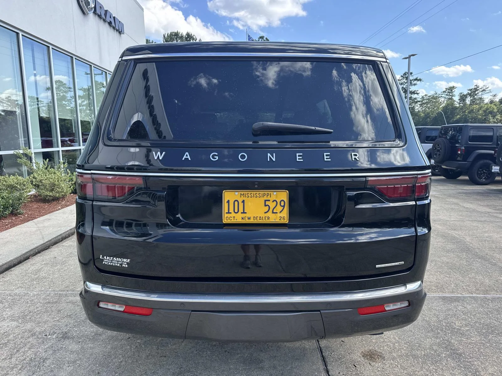 Used 2022 Diamond Black Crystal Pearlcoat Jeep Series III 4x2 image 6